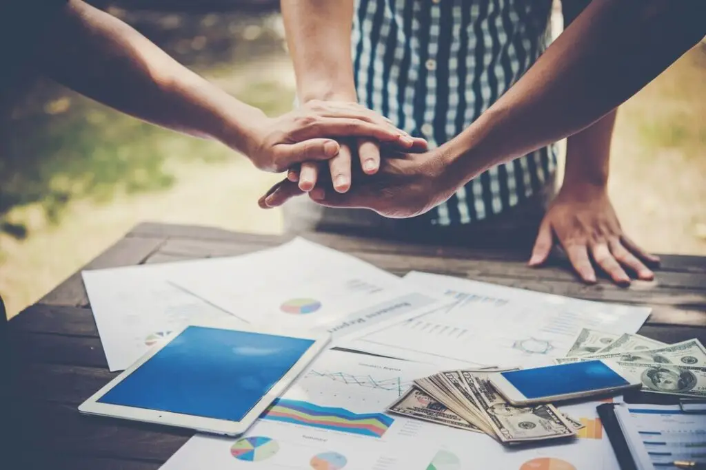 Comparing Forward Funding vs. Traditional Loans